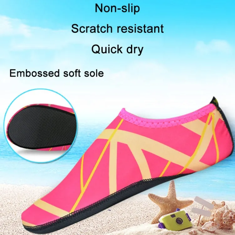 1 Pair Outdoor Snorkeling Non-Slip Soft Bottom Beach Diving Socks, Size: 42-43(Orange)