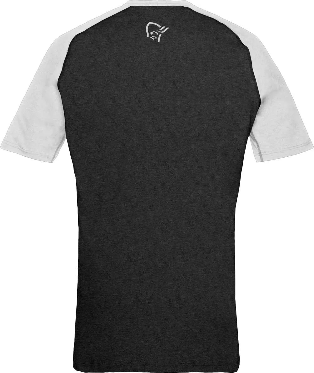 Norrøna Men&#x27;s Fjørå Equaliser Lightweight T-Shirt  Caviar/Light Grey | Buy Norrøna Men&#x27;s Fjørå Equaliser Lightweight T-Shirt  Caviar/Light Grey here | Outnorth